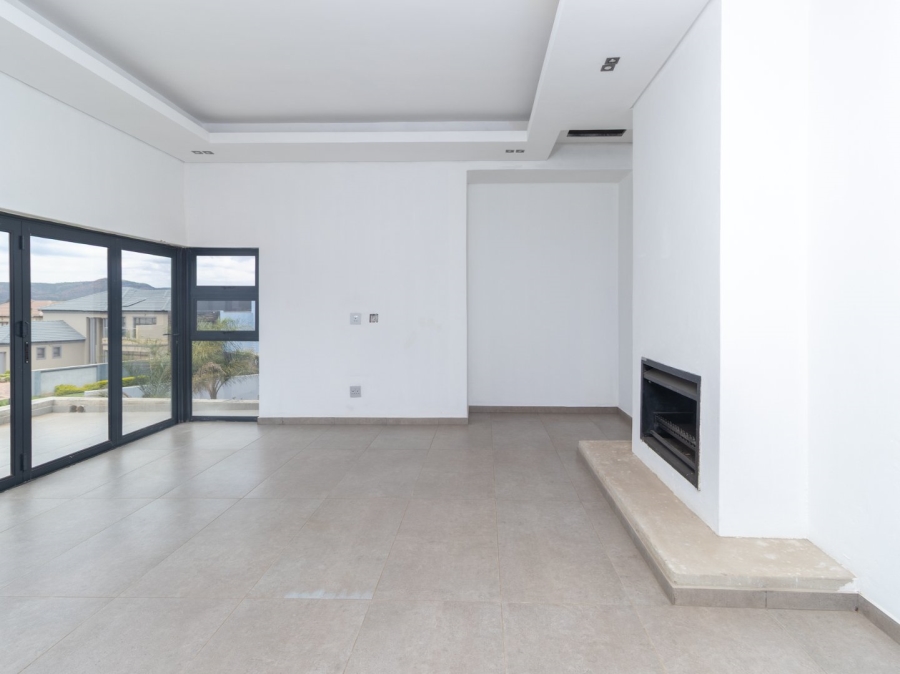 6 Bedroom Property for Sale in Gateway Manor North West